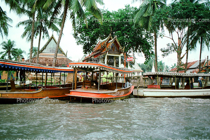 River Taxi, water