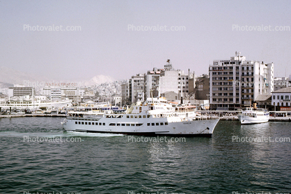 Kamelia, Emperor Lines, harbor, September 1969, 1960s