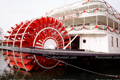 Delta King, paddle wheel steamboat on the Sacramento River, Old Town