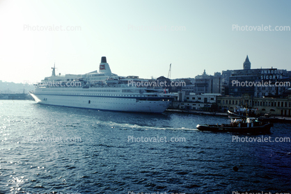 Mykanos, tugboat, cruise ship, Vacation, Recreation, Relaxation, Tourism, Ocean Liner