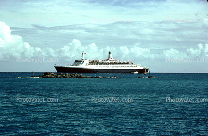 RMS Queen Elizabeth 2, Cunard Lines, Saint Thomas