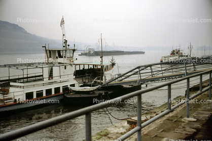 Dock, Rhine River, (Rhein), Rudesheim