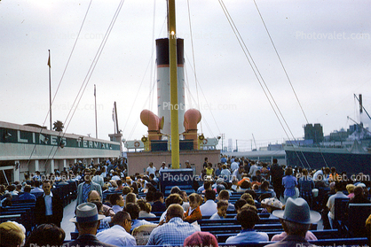 Passengers, smokestack, Avalon Harbor, Santa Catalina Island, SS-Catalina, July 1960, 1960s