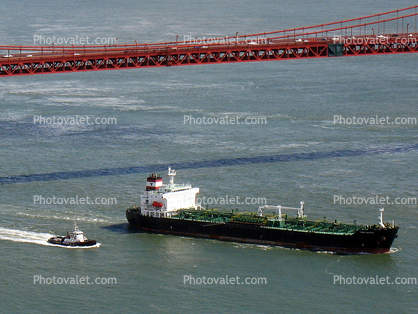 TORM CAMILLA, Oil Tanker, Tugboat, Pilot, IMO: 9263693