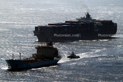 Maersk Bering, APL Denmark, Entering the Golden Gate