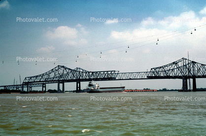 Annalock, Bulk Carrier, The Crescent City Connection, (formerly the Greater New Orleans Bridge), CCC, Interstate Highway I-910, Mississippi River, New Orleans