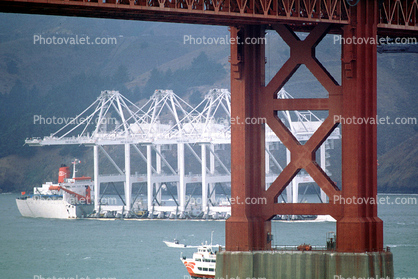 Zhen Hua 4, Heavy lift vessel, shipping large cranes from China to Oakland, Golden Gate Bridge, Gantry Cranes, IMO: 7354292