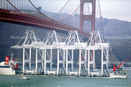 Zhen Hua 4, Heavy lift vessel, shipping large cranes from China to Oakland, Golden Gate Bridge, Gantry Cranes, IMO: 7354292