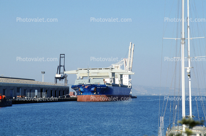 Star Hoyanger, Dock, Gantry Crane, Harbor, IMO 9100073