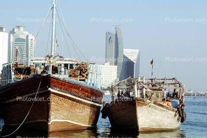Dubai Creek, Harbor, Docks, United Arab Emirates, UAE, redhull, redboat