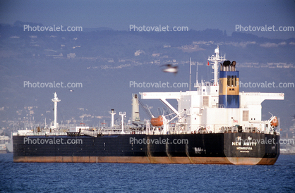 New Amity, IMO: 9177820, Crude Oil Tanker, Supertanker, Harbor
