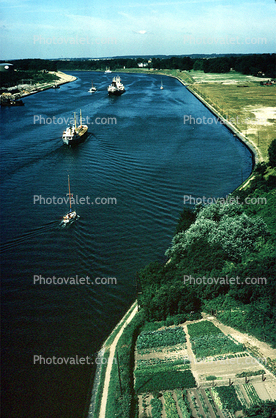 Kiel Canal, Nord-Ostsee-Kanal, Ships, Vineyards