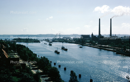 Kiel Canal, Nord-Ostsee-Kanal, Ships, Smokestacks, Smoke