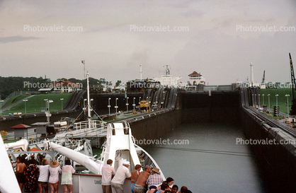 Locks at the Panama Canal. Gatun Lock, Upper Northbound Range Lighthouse
