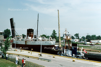 Avenger IV, PML, Tugboat, 1987, Georgian Bay, Collingwood, 1980s