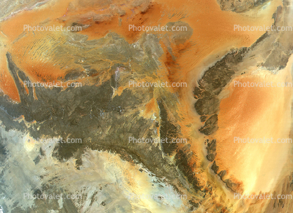 Central Sahara Desert: A Wet Past, Algeria, Libya, rock massifs, sand dunes, dendritic structures