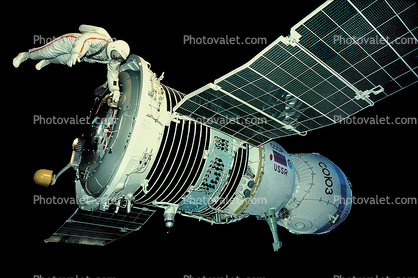 Soyuz Space Capsule, Russian Space Program, Vancouver Worlds Fair, Spacecraft, Cosmonaut