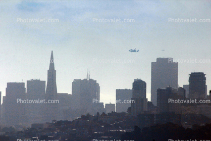 Last flight of the Space Shuttle over the San Francisco Skyline