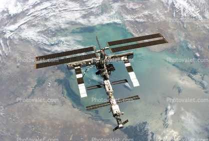 Image of the ISS by the shuttle Discovery in August 2005, Caspian Sea, Volga Delta