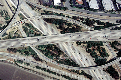 Four-way interchanges, Three-level Cloverstack Interchange, Interstate Highway I-405 interchanges with Costa Mesa Freeway