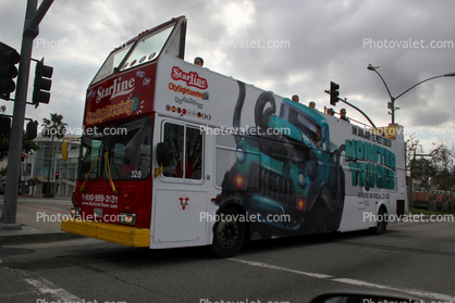 Doubledecker sightseeing bus