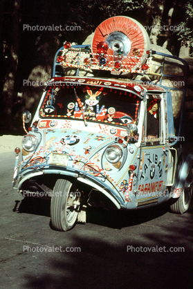 triwheeler, three-wheeler, 3-wheeler, jitney, artistic vehicle, microcar, Teheran, 1974, 1970s