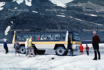 Columbia Ice Glacier, Icefields, Tour, off-road locomotion, snow coach, Banff National Park, Alberta, Canada, 1983, 1980s