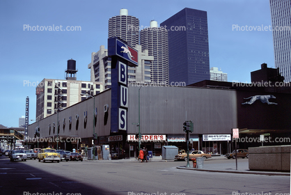 Greyhound Chicago Terminal, depot, building, cars, April 1979, 1970s
