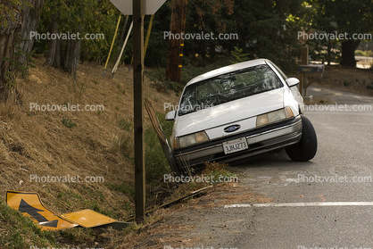 Ford, Car, Sedan, Intersection of Bloomfield Road, Sonoma County