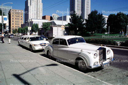 Rolls Royce, Stretch Limousine, Mission Street between 4th and 3rd street