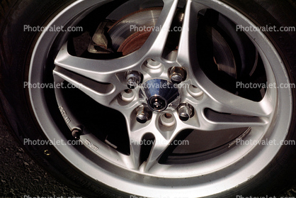 chrome wheel, hubcap
