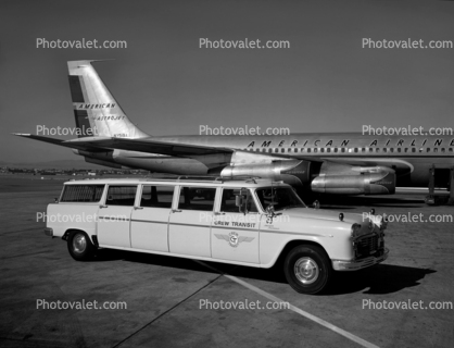 Checker Aerobus, Crew Transit Vehicle, Full-size limousine, 7/9-door station wagon, N7519A, American Airlines AAL, 1964, 1960s, Boeing 707-123B