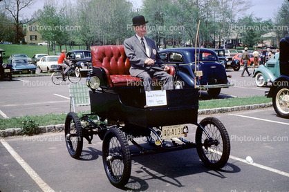 1903 Centaur Electric Car, Man, suit, hat