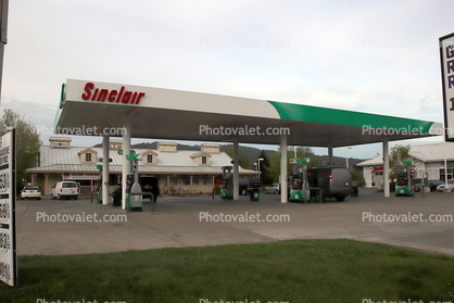 Sinclair Oil Company, Gas Station