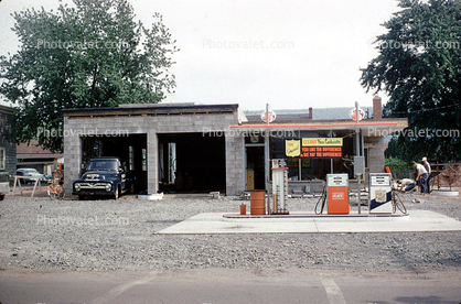 Atlantic Gas Station, Garage, Pumps, building, Pickup Truck, Car, Automobile, Vehicle, May 1961, 1960s
