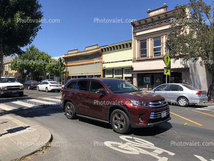 SUV, cars, Downtown Petaluma, buildings