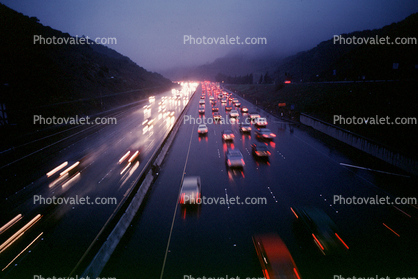 San Diego Freeway, Highway I-405, rain, wet, slippery, inclement weather, Rainy, Bad Driving Conditions, Dangerous, Precipitation, cars, vehicles, Sepulveda Pass