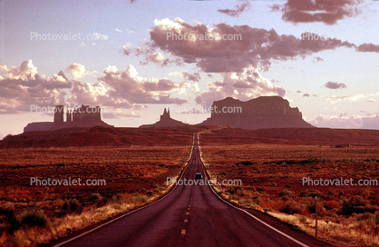 Road, Roadway, Highway 163, Monument Valley, Utah, geologic feature, butte, mesa, vanishing point