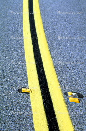 Double Yellow Line, Divide, Road, Roadway, Highway, PCH, Pacific Coast Highway-1, reflectors