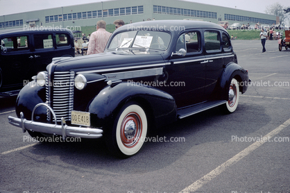 1938 Buick, car, automobile, four-door sedan, 1930's