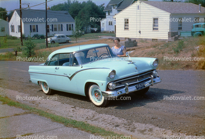 1955 Ford Fairlane Crown Victoria, 2-door coupe, 1950s