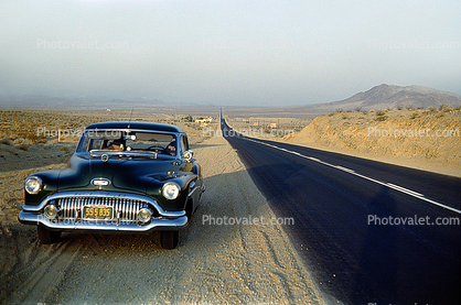 1952 Buick Super 88, 4-door Sedan, Desert Highway, 1950s