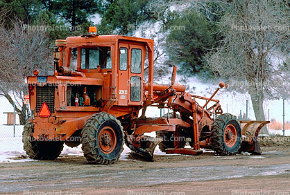 Pacer 300, Motor Grader Snow Plow, wheeled, earthmover
