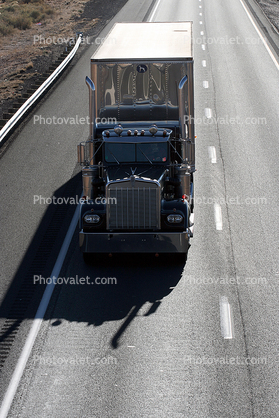 Kenworth head-on, Interstate Highway I-40, Roadway, Road, (Route-66), Semi-trailer truck, Semi