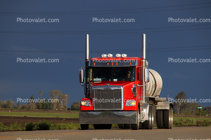 Freightliner Semi, Kingsburg, San Joaquin Valley, California