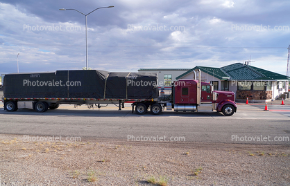 Kenworth Semi, flatbed, Montecello, Utah, US Route 491