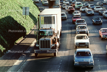 Semi, US Highway 101 northbound, Level F traffic, Peterbilt, Semi-trailer truck, cars