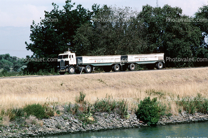 Berm, Levee, Sacramento River Delta, farm products bulk carrier