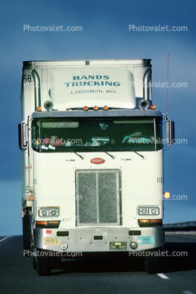 Peterbilt head-on, Interstate Highway I-90, Semi-trailer truck, Semi