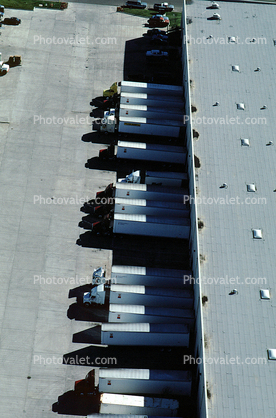 distribution center, Semi-trailer truck, intermodal, Semi